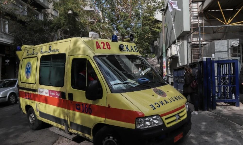 Ίλιον: Αυτοκίνητο παρέσυρε και εγκατέλειψε 23χρονη που περνούσε διάβαση